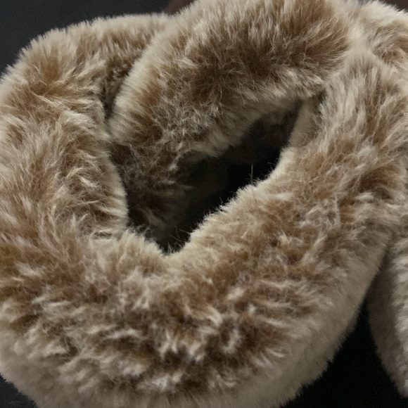 EUC SKECHERS WO SIZE 9 BROWN SUEDE LEATHER ANKLE BOOTS W/ FAUX FUR TRIM CLEAN - Picture 7 of 12